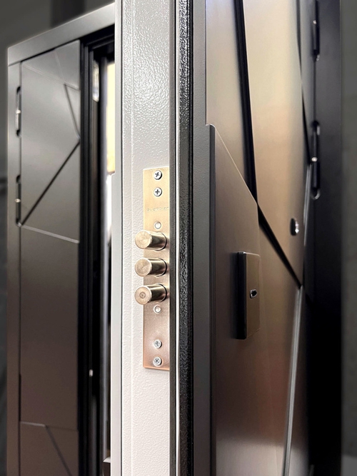 Tarvos Врезной замок